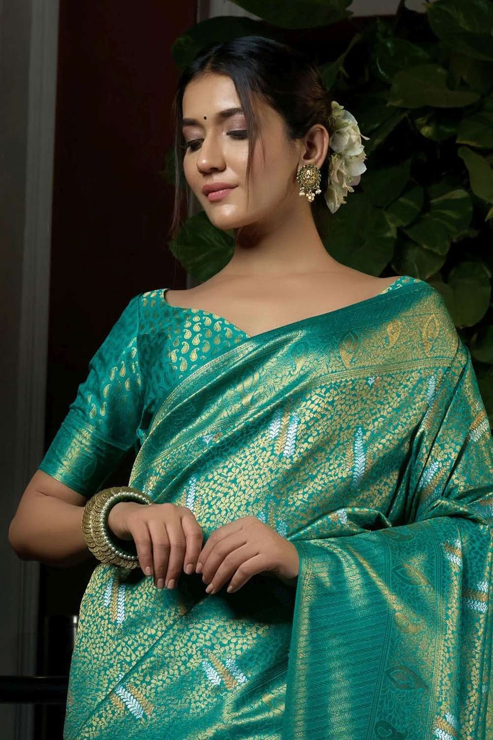 Saree in Grey Silk Weaving