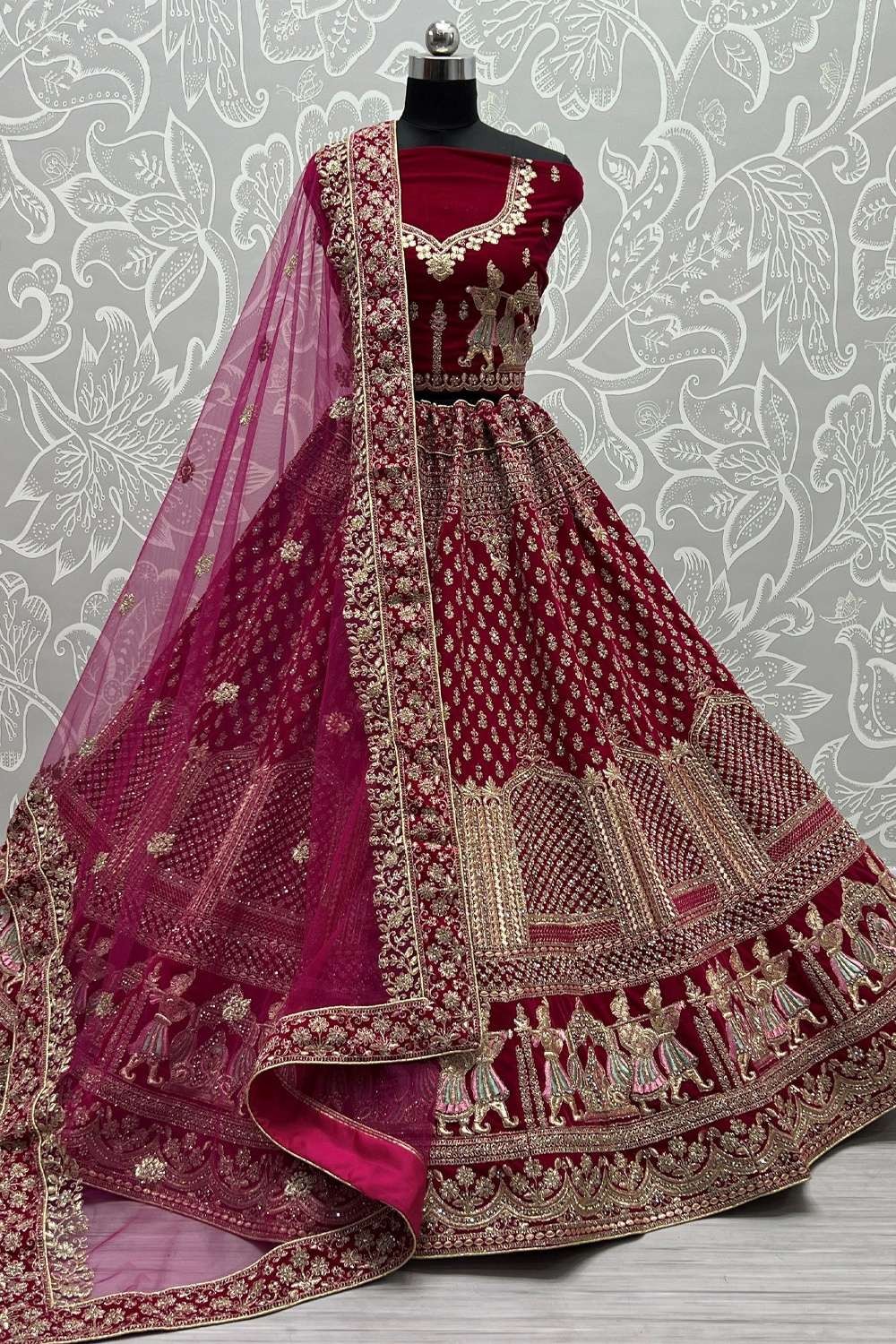 Golden Heavy Embellished Shirt Maroon Lehenga - Purple Dupatta | Pakistani  bridal wear, Pakistani bridal dresses, Lehenga purple